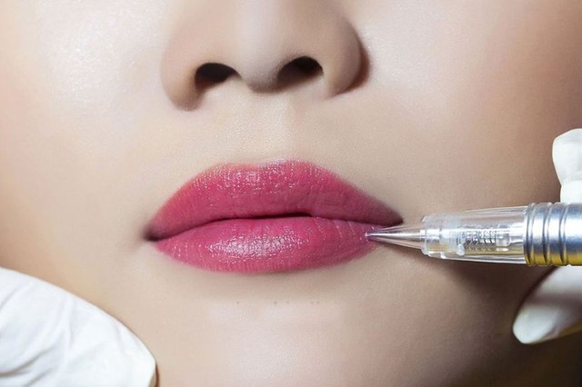 Cac benh de mac khi phun xam long may, mat, moi hinh anh