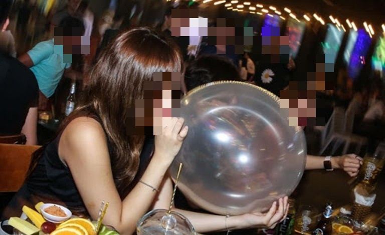 Bo Y te de nghi tang cuong kiem soat viec su dung 'khi cuoi' hinh anh