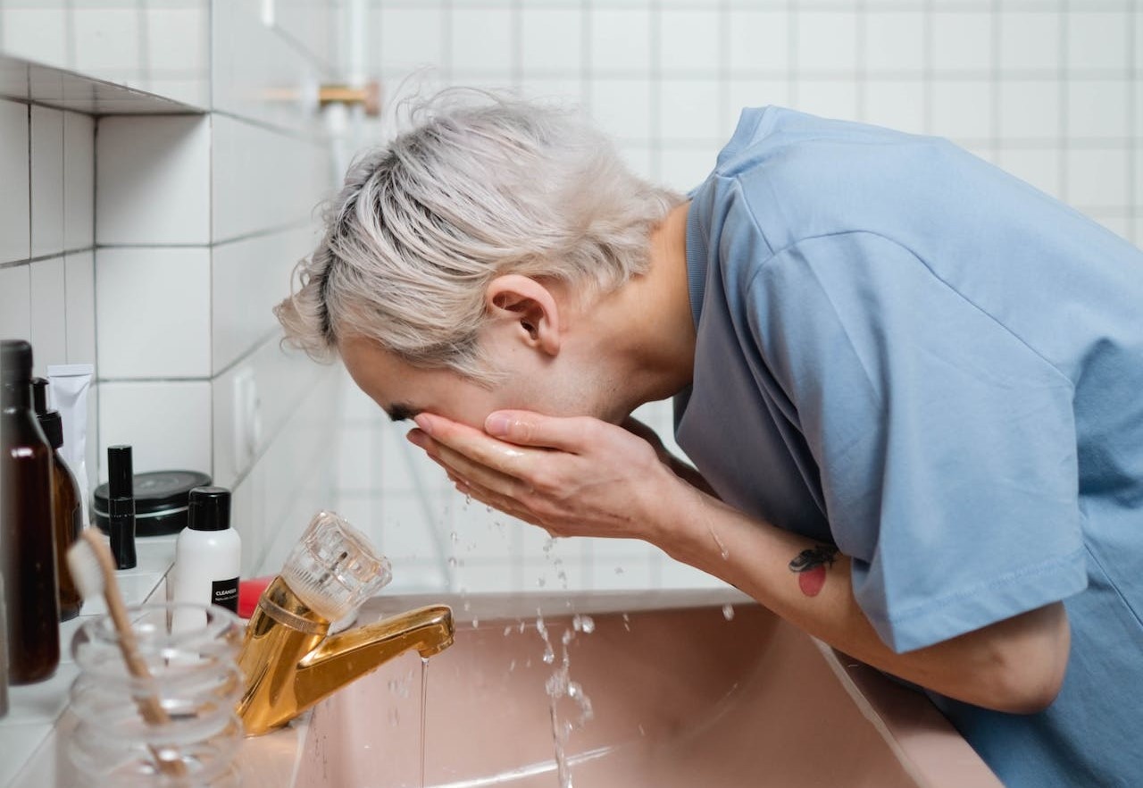 Dan ong cung can cham soc da hinh anh