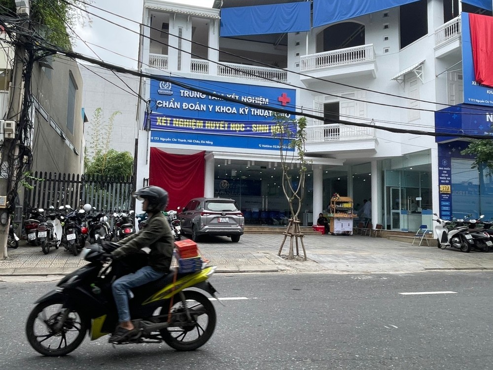 Trung tam don nguoi gia kham benh xuyen tinh, ban thuc pham chuc nang hinh anh