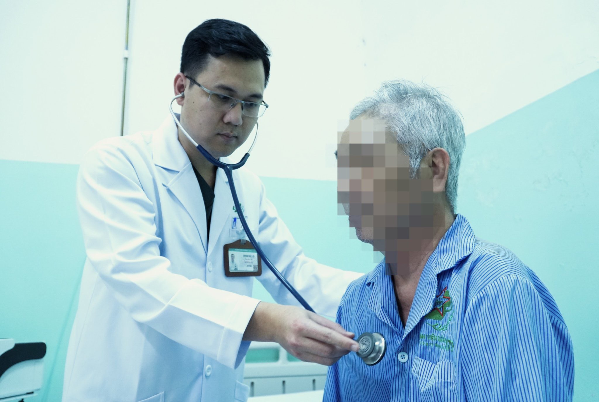 Ngu ngoi suot 7 thang vi khong tho duoc khi nam hinh anh