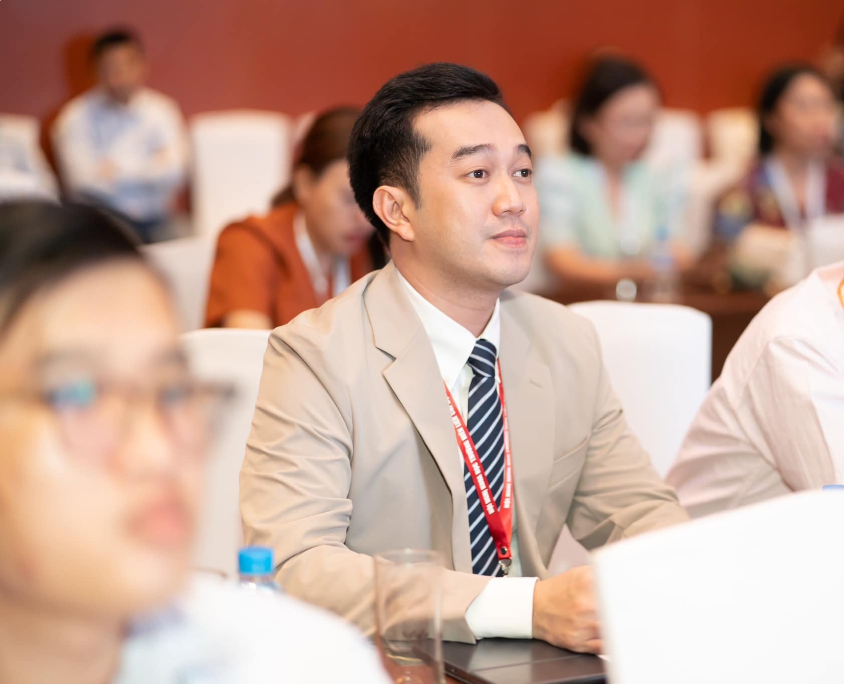 bac si noi tieng anh 2