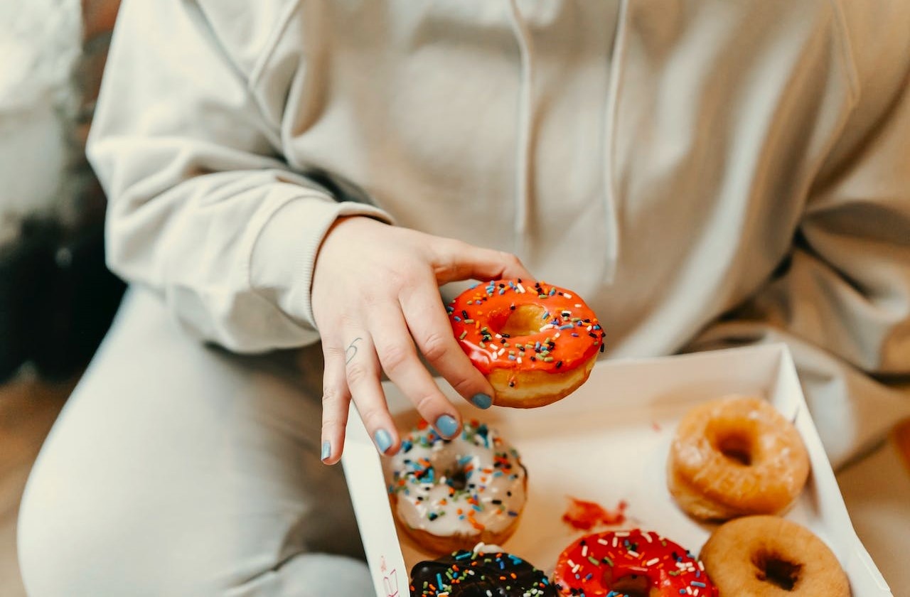 Co gai 23 tuoi suyt mat mang vi ngay 3 bua goi do an nhanh hinh anh