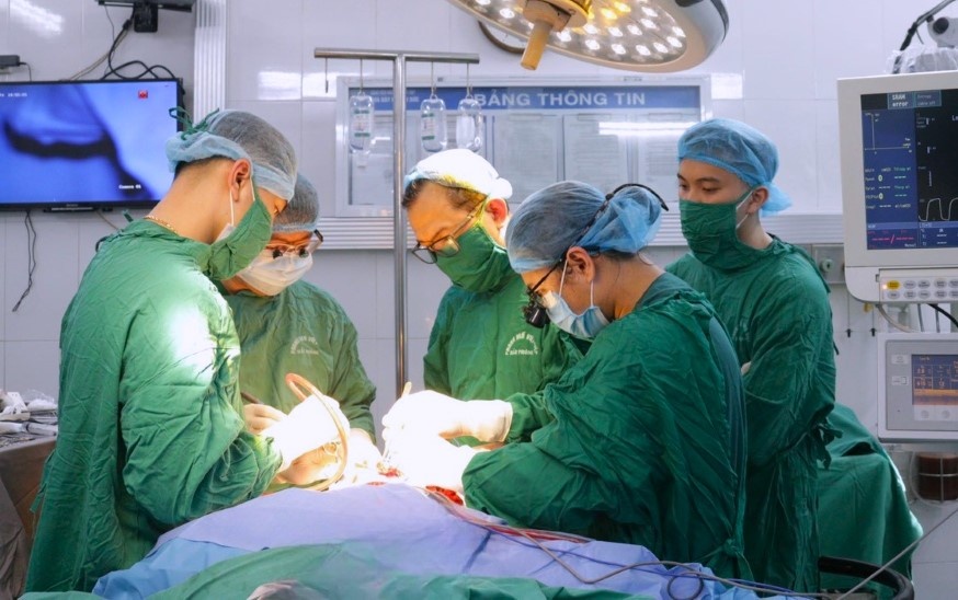 cho can rach mat anh 1