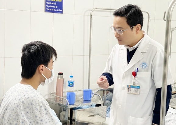 Ly do nam sinh lop 12 nhet 26 cm day dien vao vung kin hinh anh