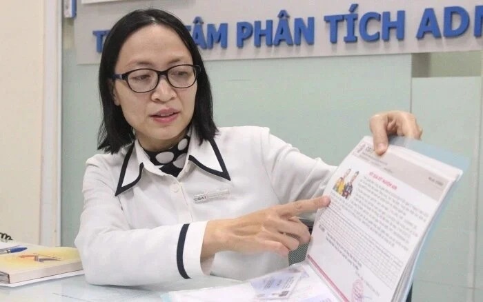 Nguoi phu nu khong biet ai la cha ruot cua con trai, phai nho ADN hinh anh