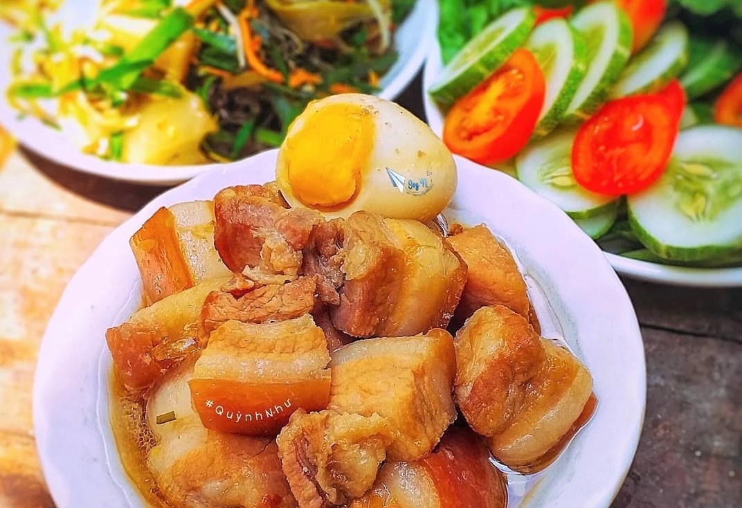 Ngac nhien voi luong calo trong thit kho trung va nuoc ngot hinh anh
