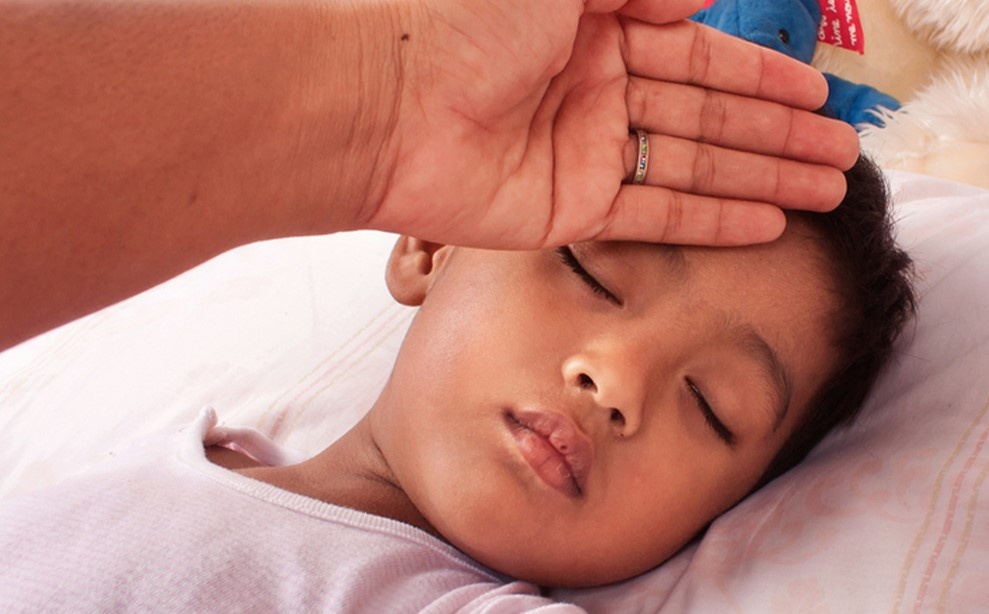 Ly do gay viem hong, cam lanh mai khong khoi hinh anh