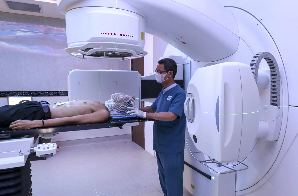 Bac si Viet Nam nhieu viec, khong co thoi gian hoc ngoai ngu hinh anh