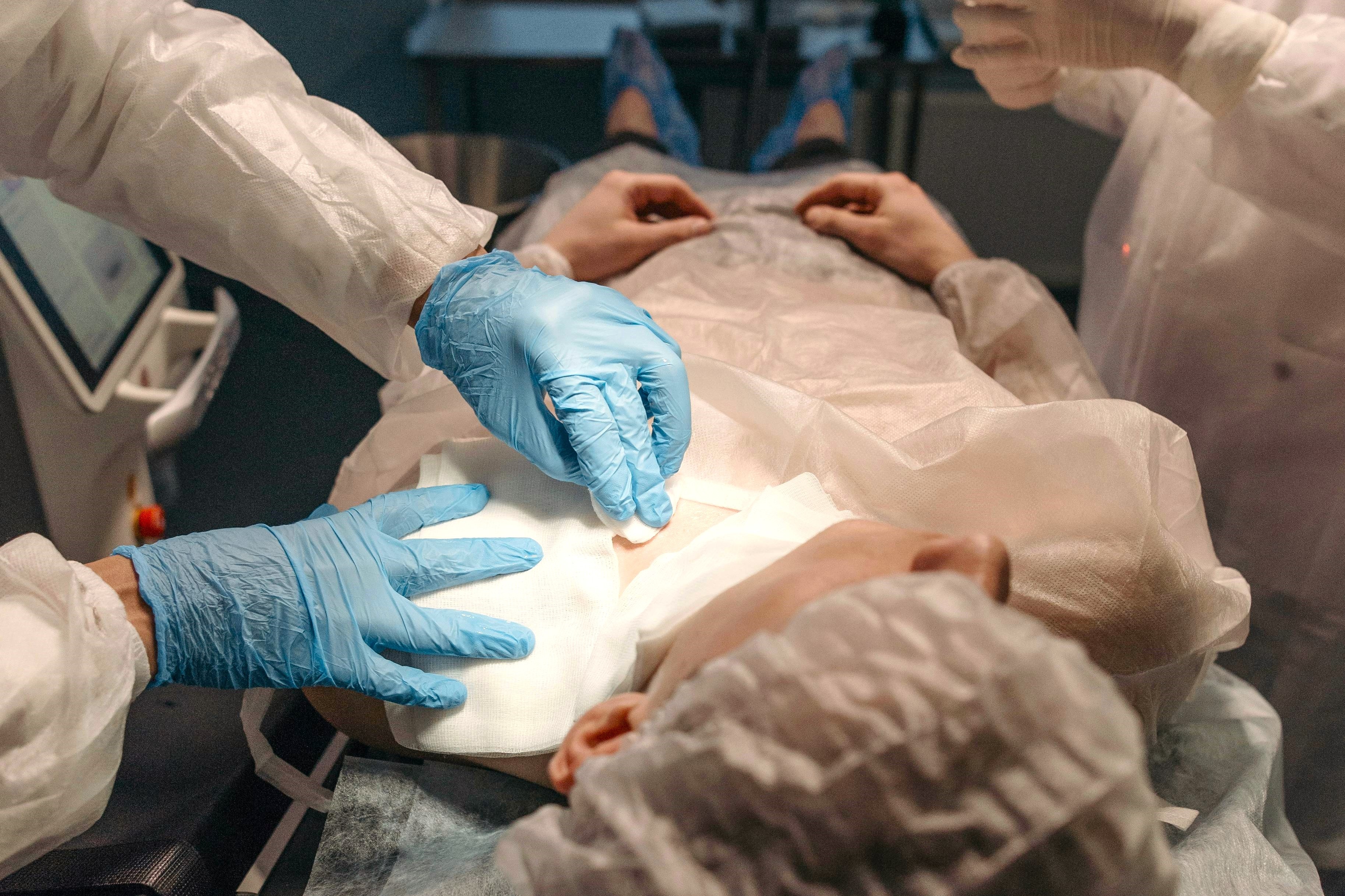 Lien tiep nhieu tai bien tham my, TP.HCM noi se vao cuoc manh tay hinh anh