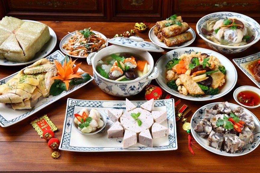 Bat ngo voi do dinh duong tron day trong mam com Tet hinh anh