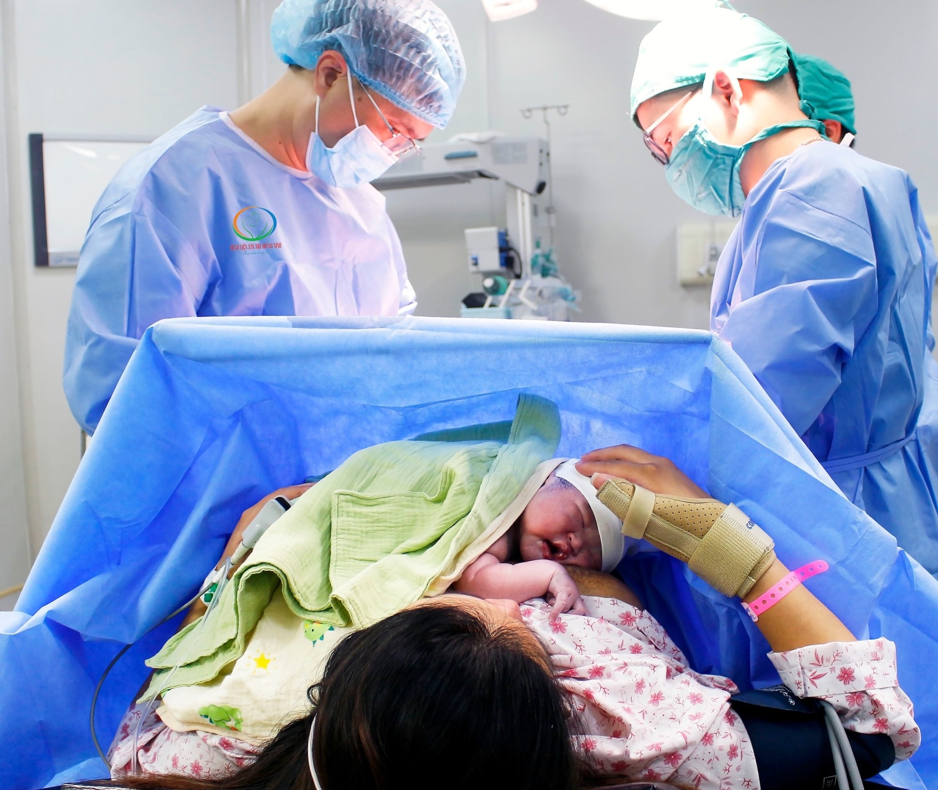 em be rong vang anh 4