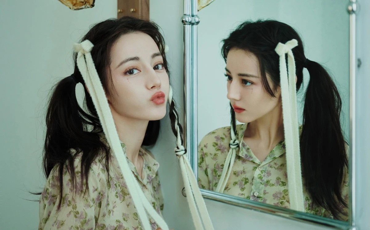 Kieu ngoi gay tranh cai cua Dich Le Nhiet Ba hinh anh