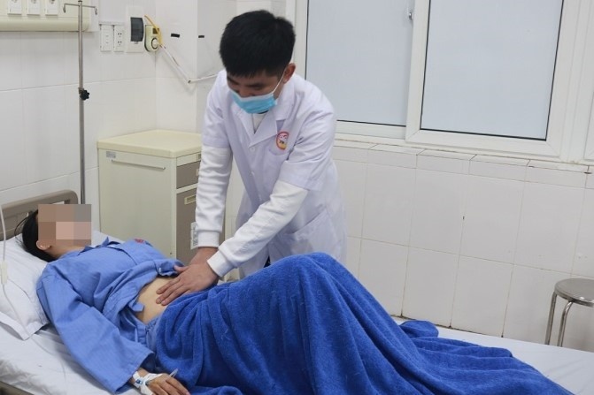 Thieu nu nguy kich vi mo mau cao hinh anh