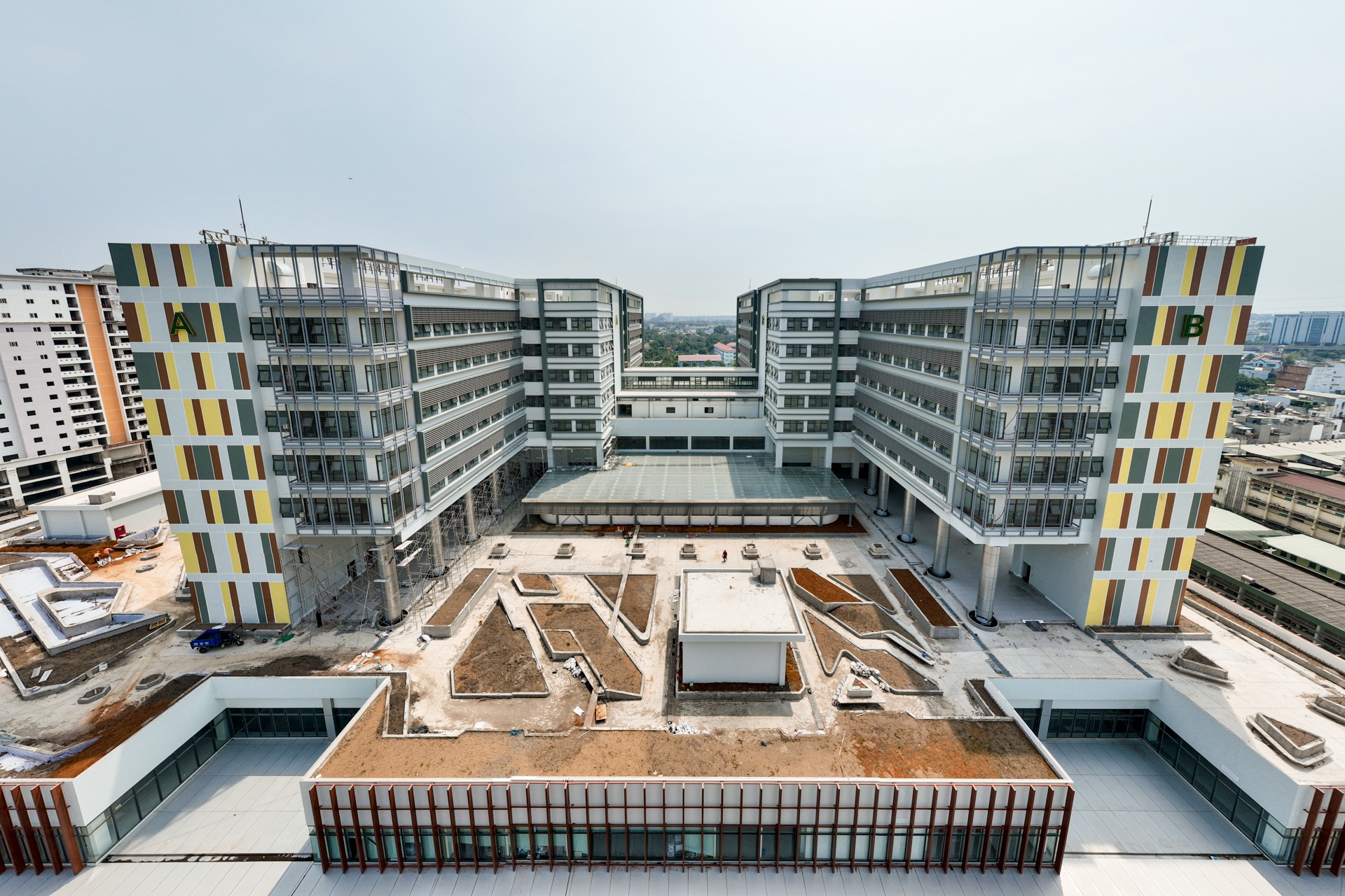 3 benh vien nghin ty o cua ngo TP.HCM dan lo dien hinh anh