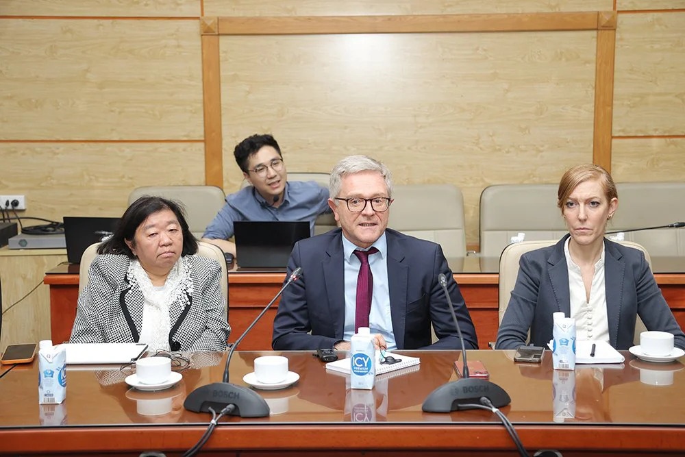 bo truong y te anh 2