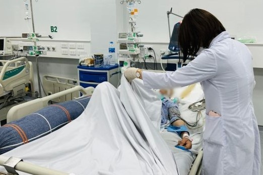 Sai lam khi chua viem gan khien nguoi dan ong nguy kich hinh anh