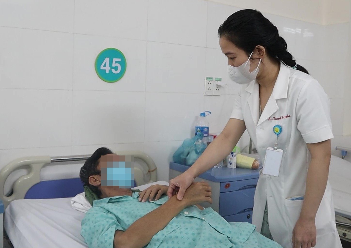 Mac ung thu va suy than giai doan cuoi o tuoi 51 hinh anh
