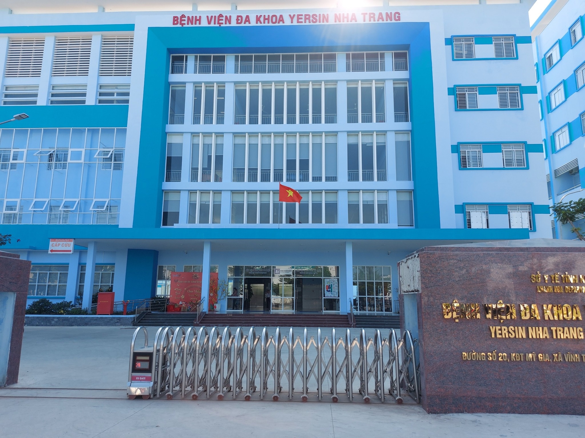 Tim ly do khien 10 hoc sinh ngo doc com ga tai Nha Trang hinh anh