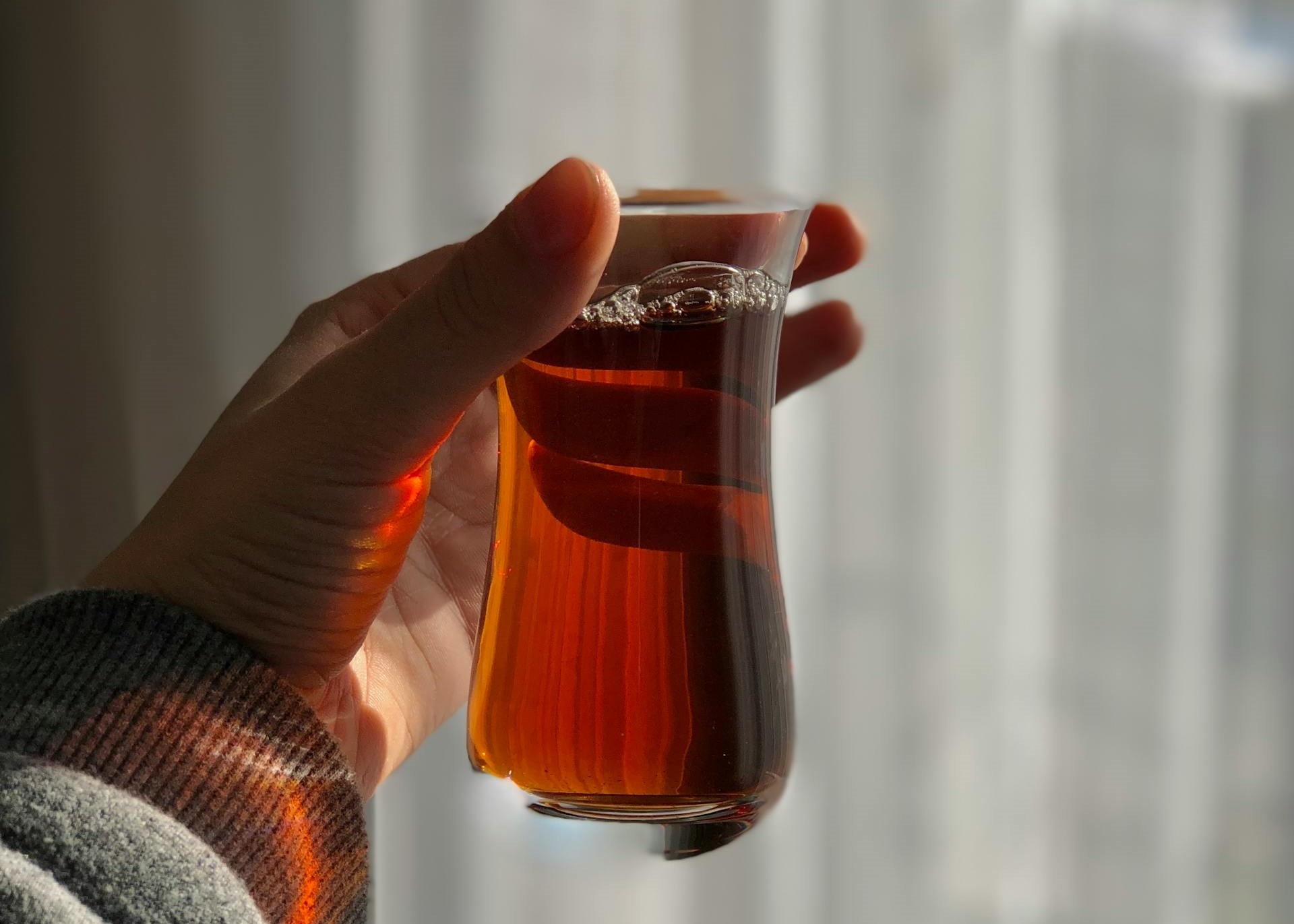 Nhung nguoi khong nen uong nuoc dau den giai nhiet hinh anh