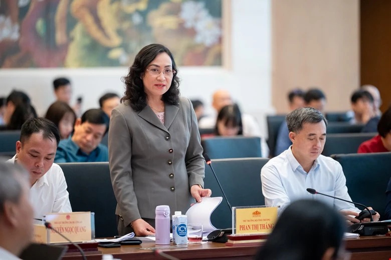 cam thuoc la dien tu anh 5