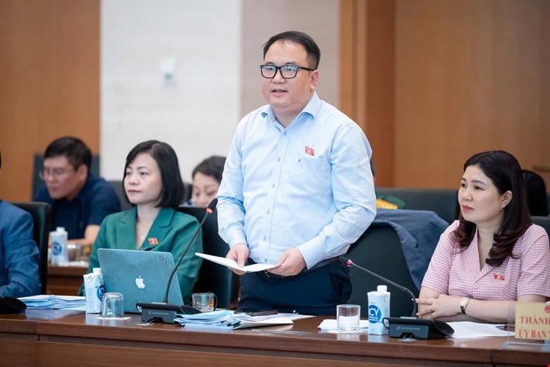 cam thuoc la dien tu anh 3