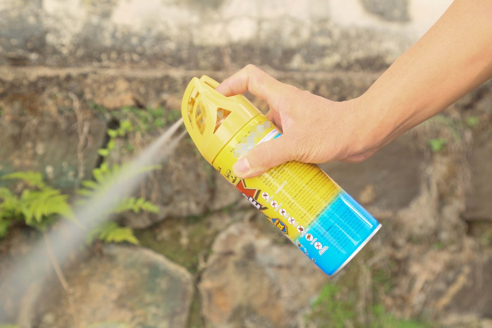 Hieu lam ve thuoc xit con trung hinh anh