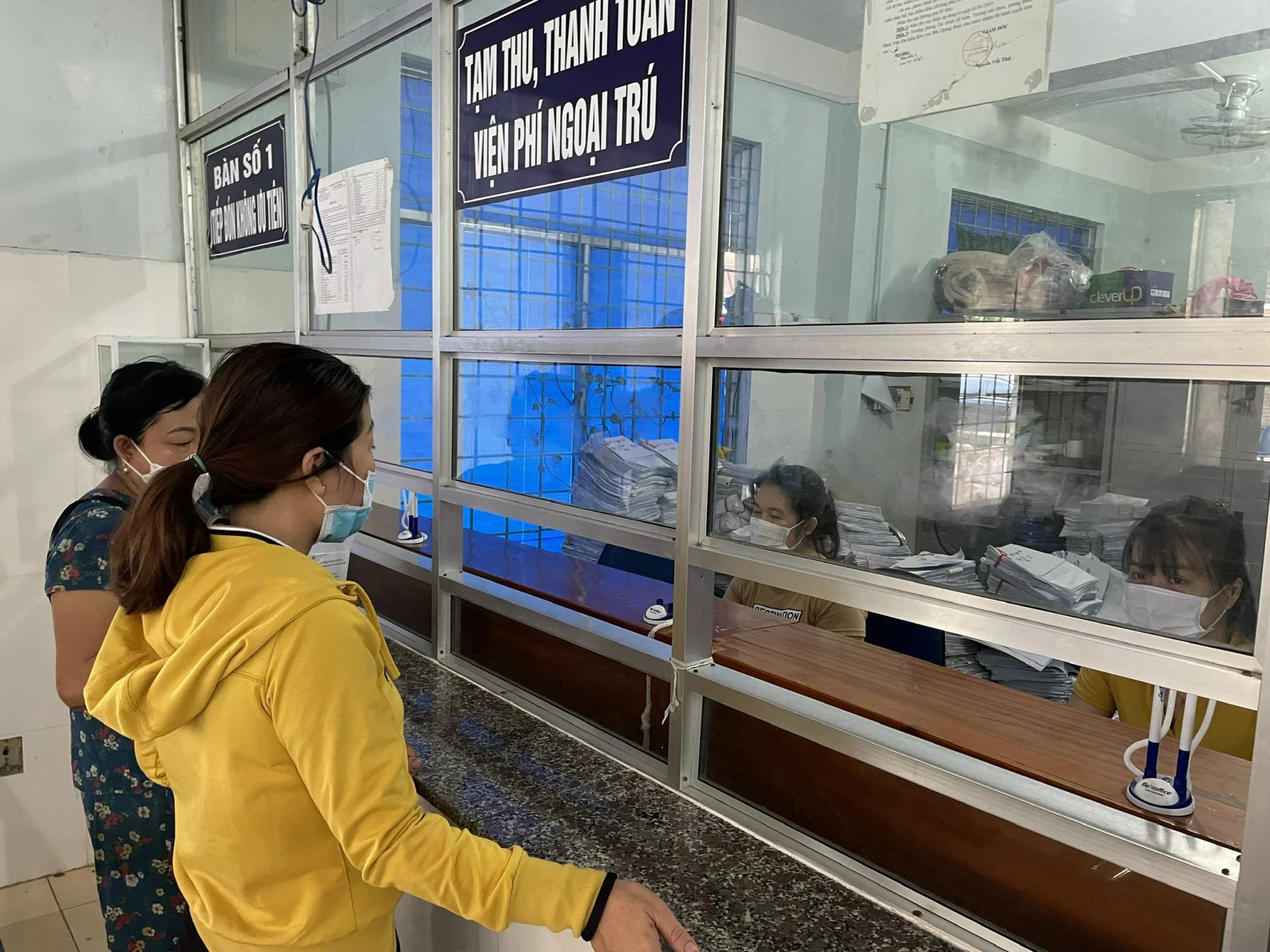 Quy BHYT thanh toan gan 67.000 ty dong kham chua benh BHYT hinh anh