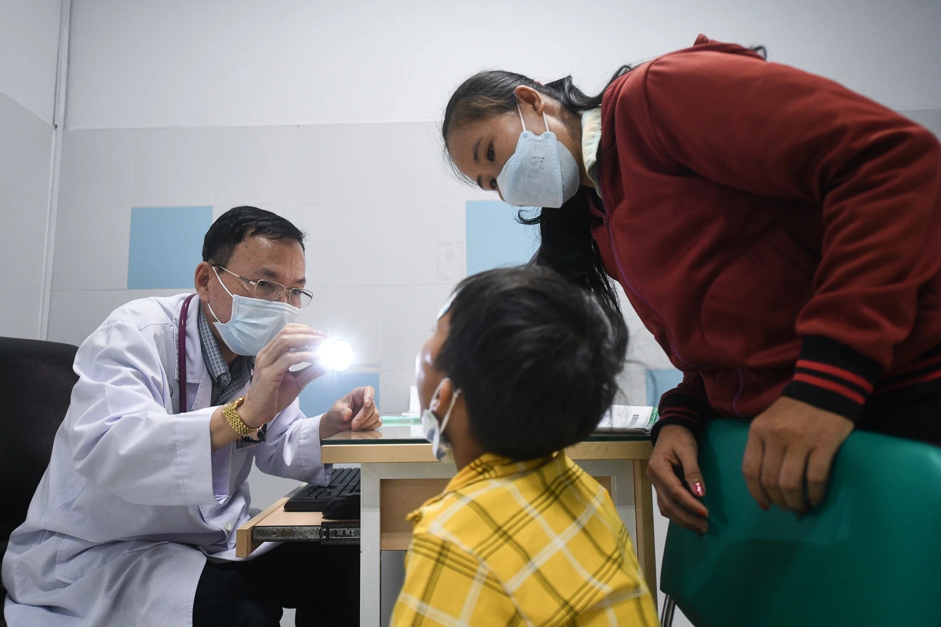 Nhung benh truyen nhiem dang noi can luu y hinh anh