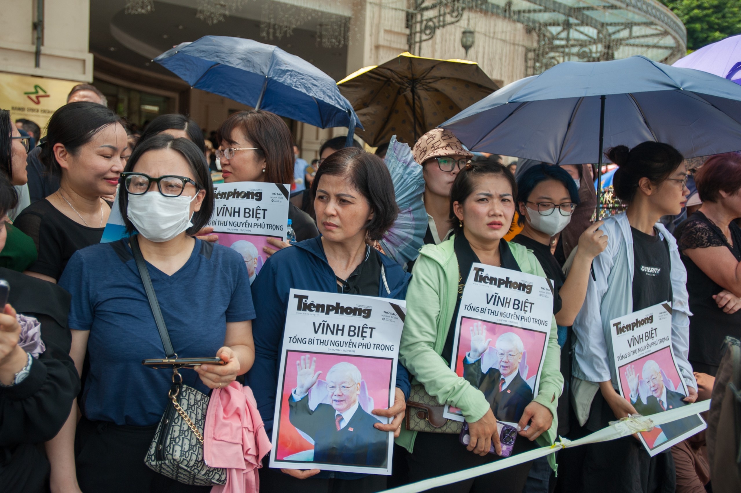 Linh cuu Tong Bi thu Nguyen Phu Trong roi nha tang le hinh anh