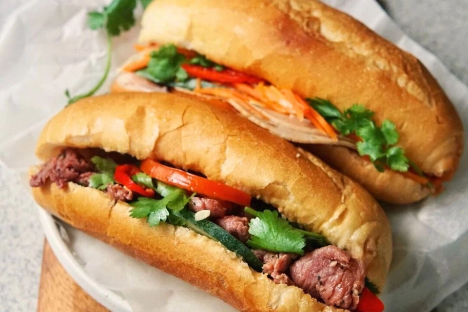 Khanh Hoa phat hien rau co thuoc tru sau trong banh my hinh anh