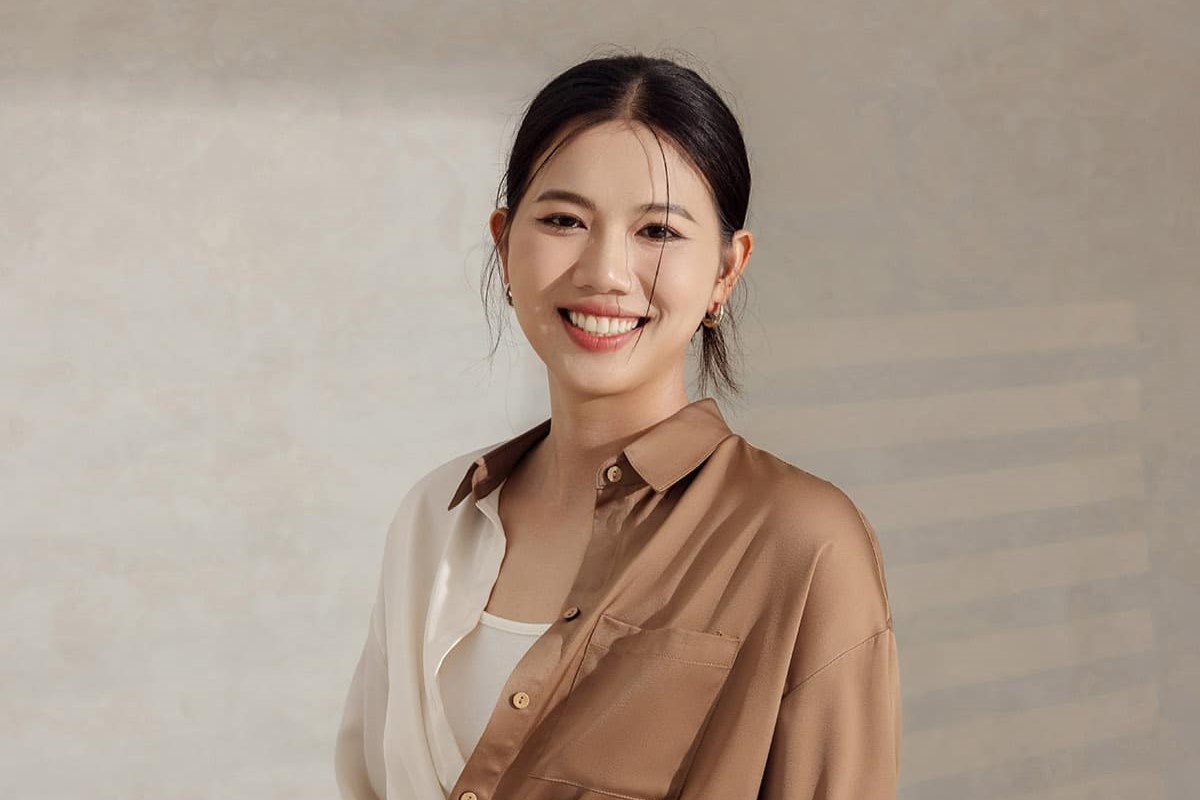 Dang sau nhan sac thang hang cua Anh Vien hinh anh