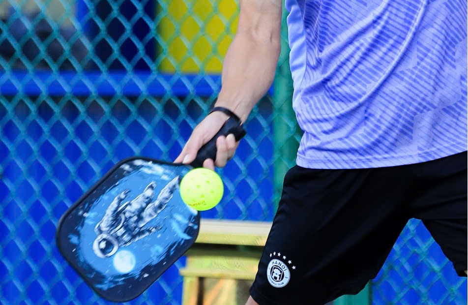 choi pickleball dot tu anh 1