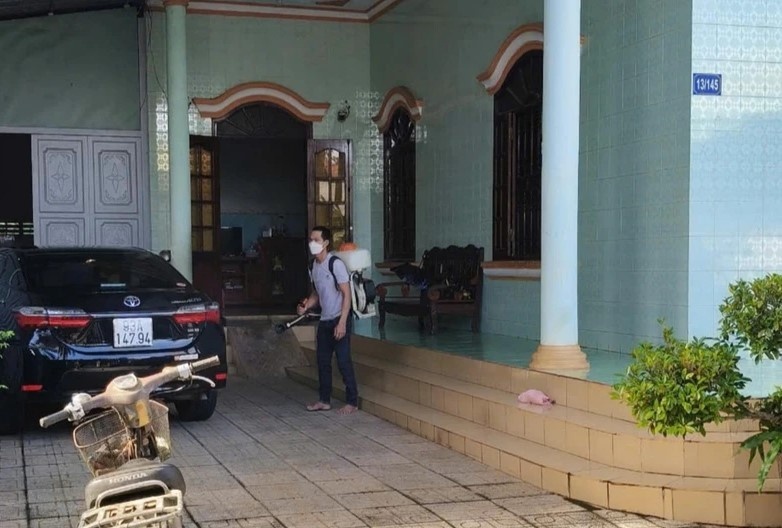 Be trai o Binh Phuoc khong qua khoi do sot xuat huyet hinh anh