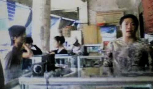 Con do dat Cang danh trong thuong vo chong cuu cong an hinh anh