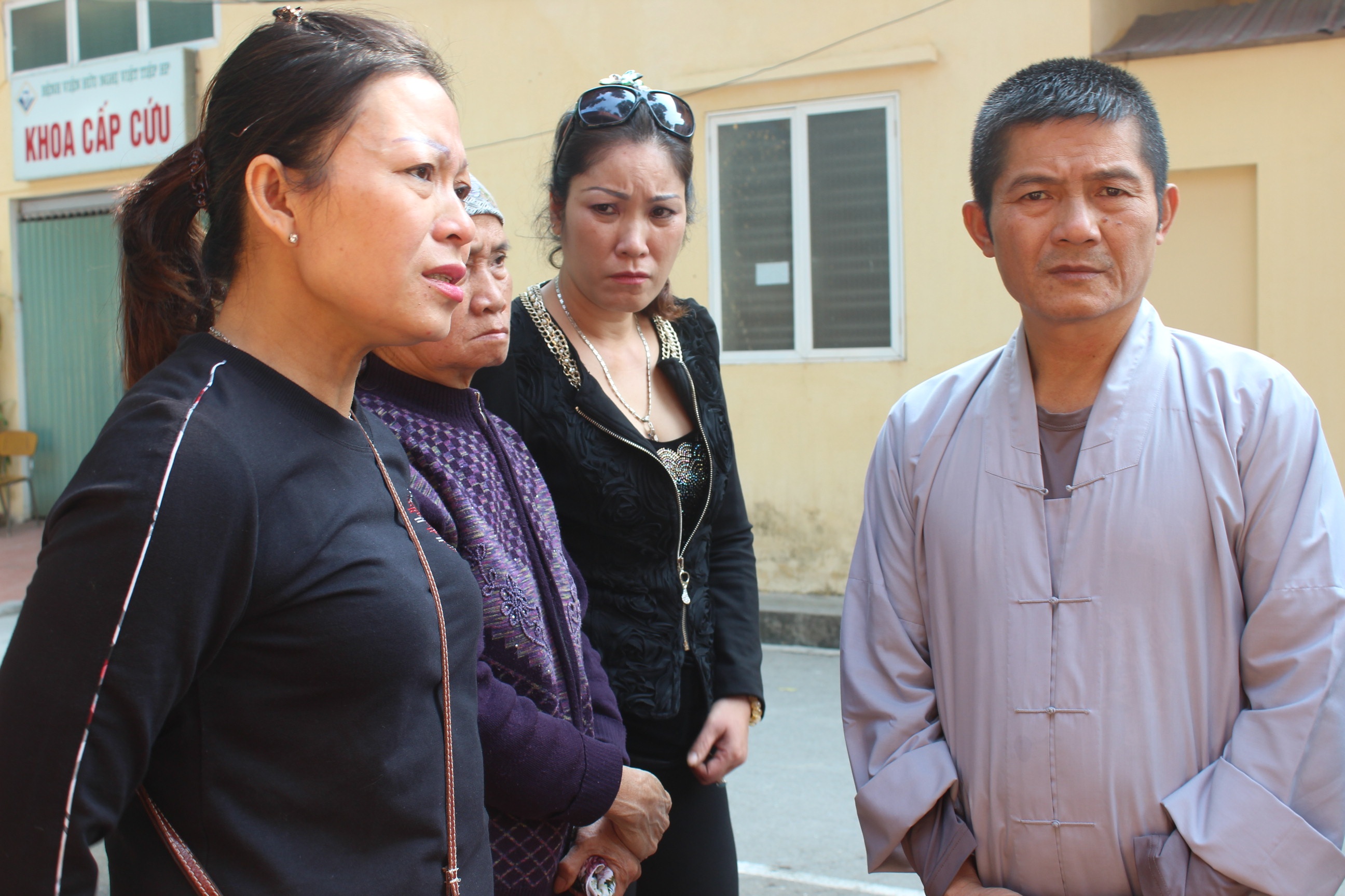 Nhom con do dat Cang chem nam sinh truoc truong hinh anh