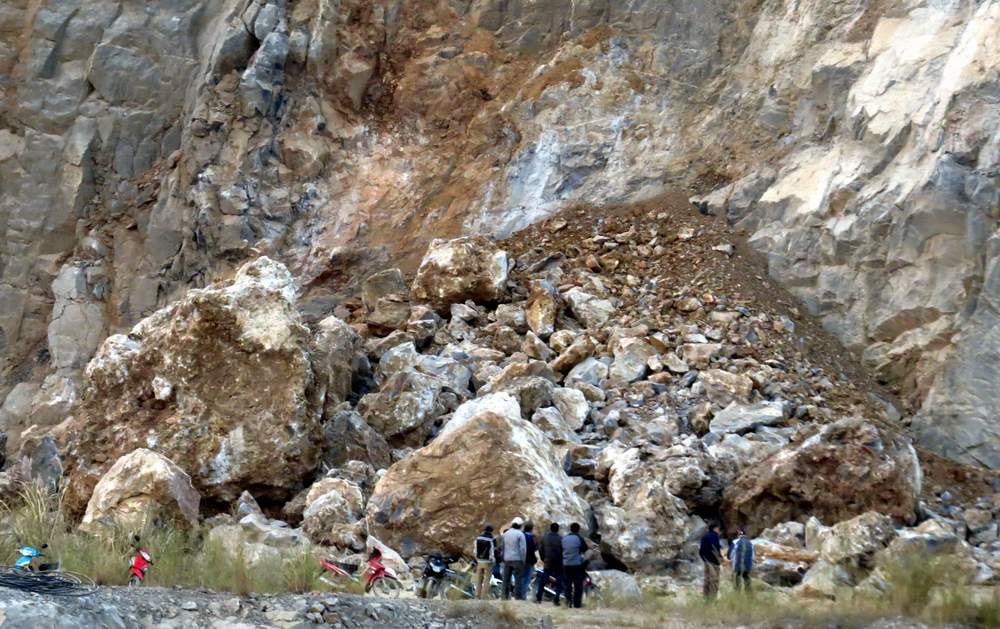 Kham nghiem hien truong vu hai phu da chet tham hinh anh