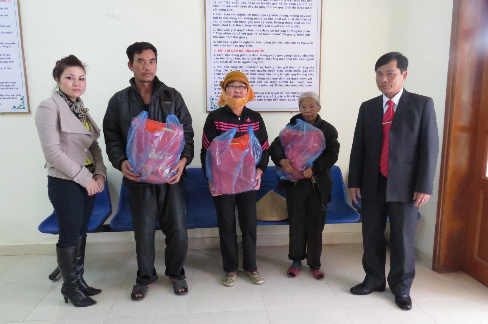 Xuan som voi nhung nguoi khon kho hinh anh