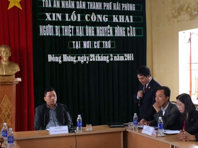 Đại diện TAND Hải Phòng công khai xin lỗi nông dân bị nhận án oan