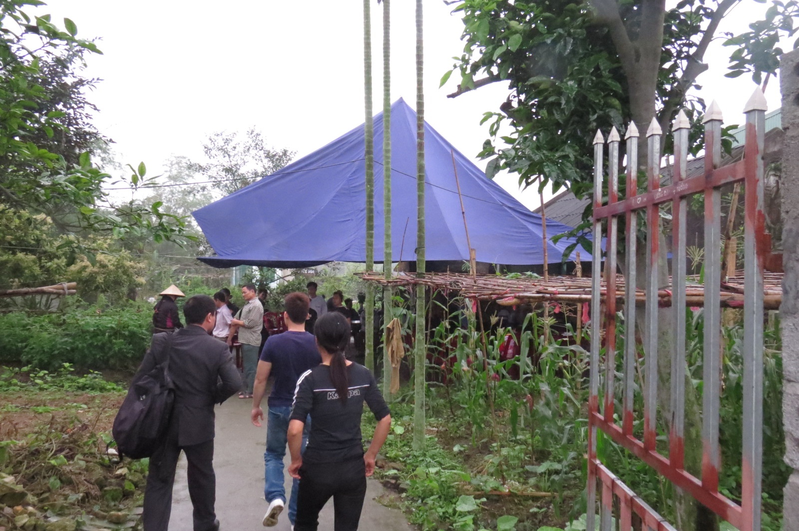 Thi thể nữ sinh xấu số đã được chuyển về gia đình lo hậu sự