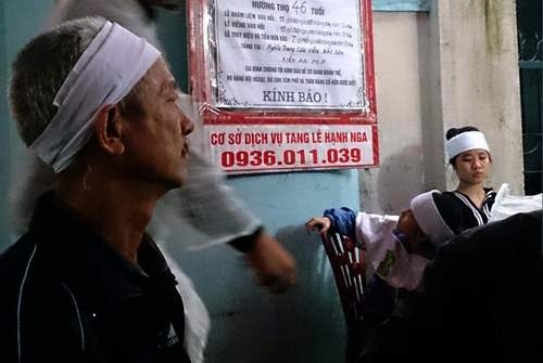 Nguoi dan ong tu vong do ngo doc thuoc diet co hinh anh