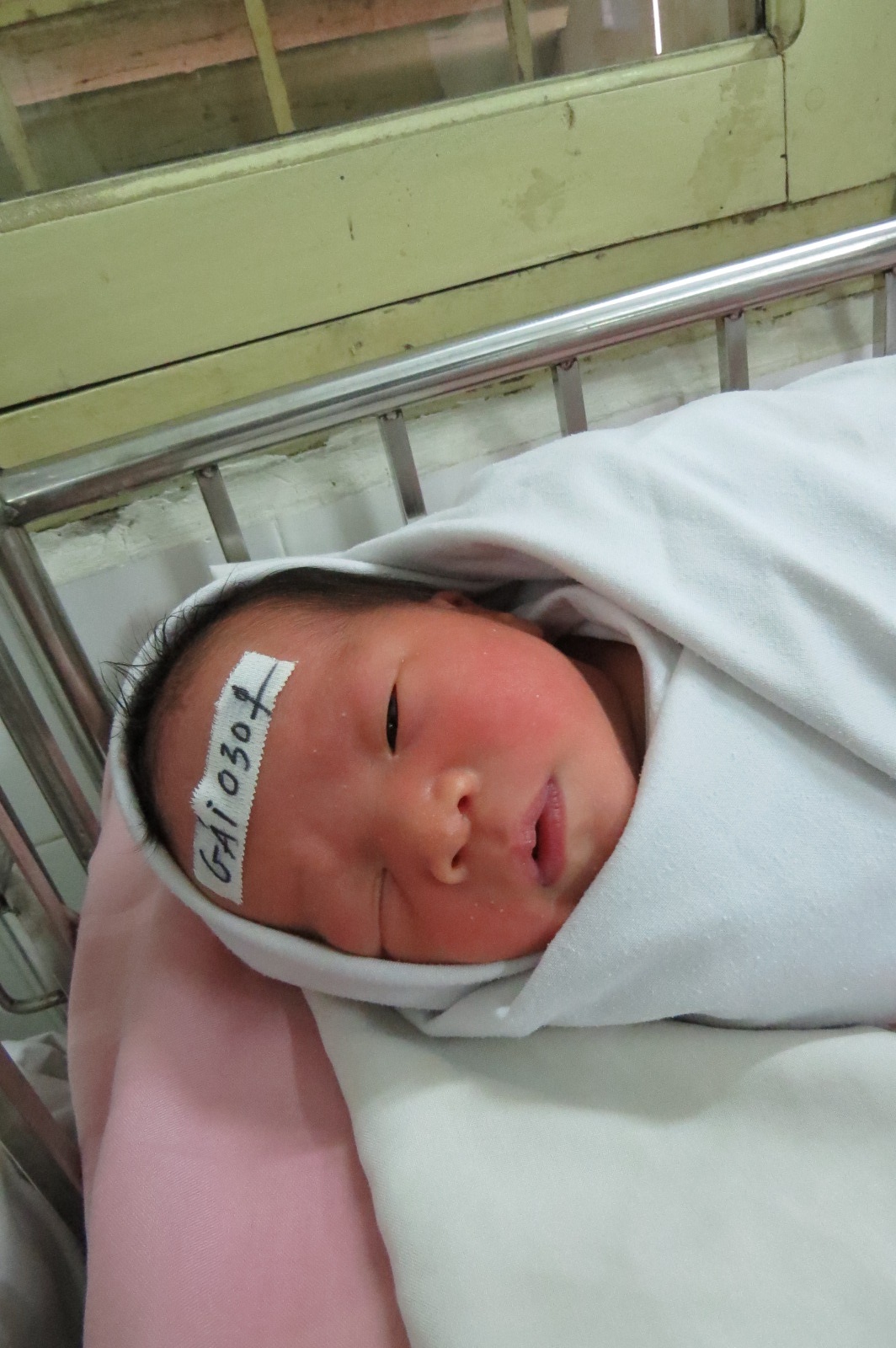 Bé Hà được mẹ đặt tên trước khi bị bỏ lại ở viện