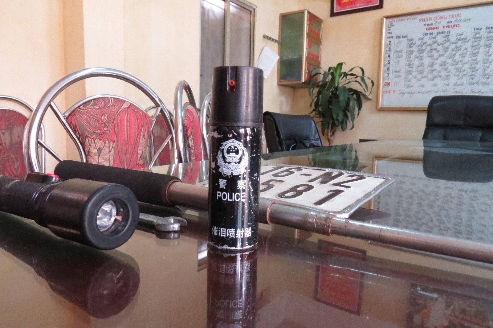 Thành đã dùng bình xịt hơi cay làm công cụ để thực hiện hành vi cướp tài sản