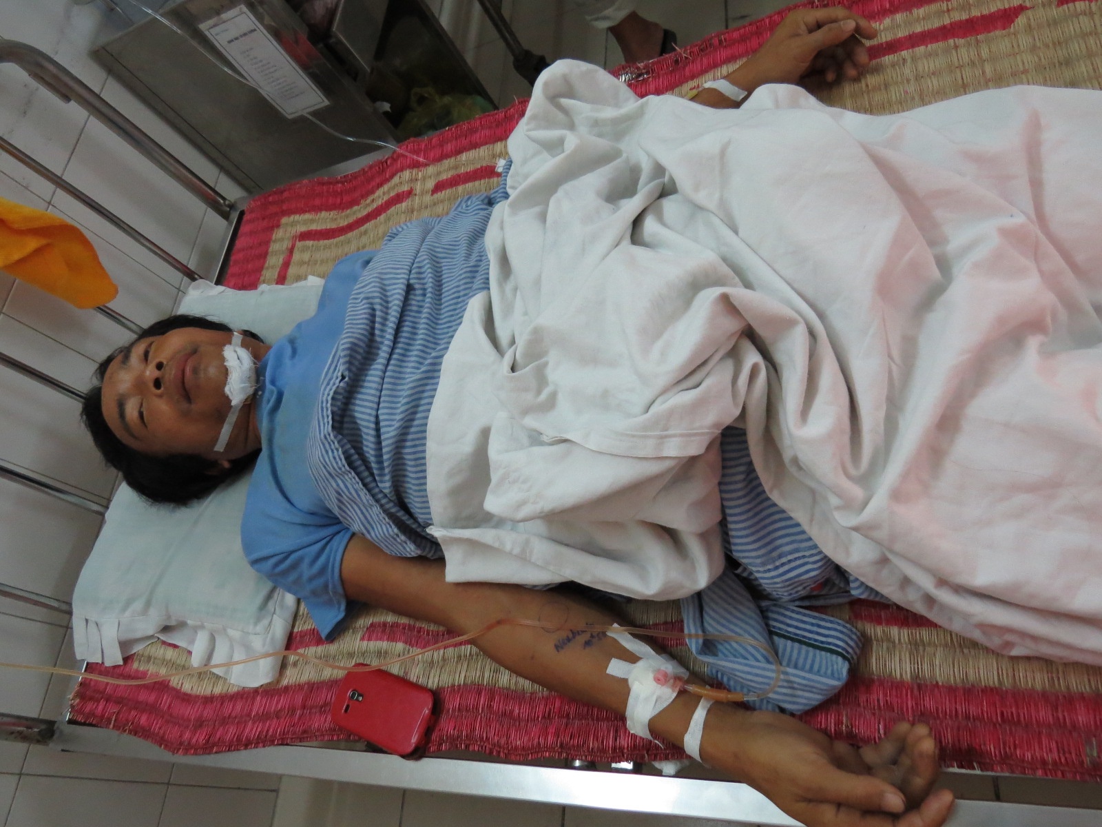 Sap gian giao cong trinh khien ba cong nhan trong thuong hinh anh