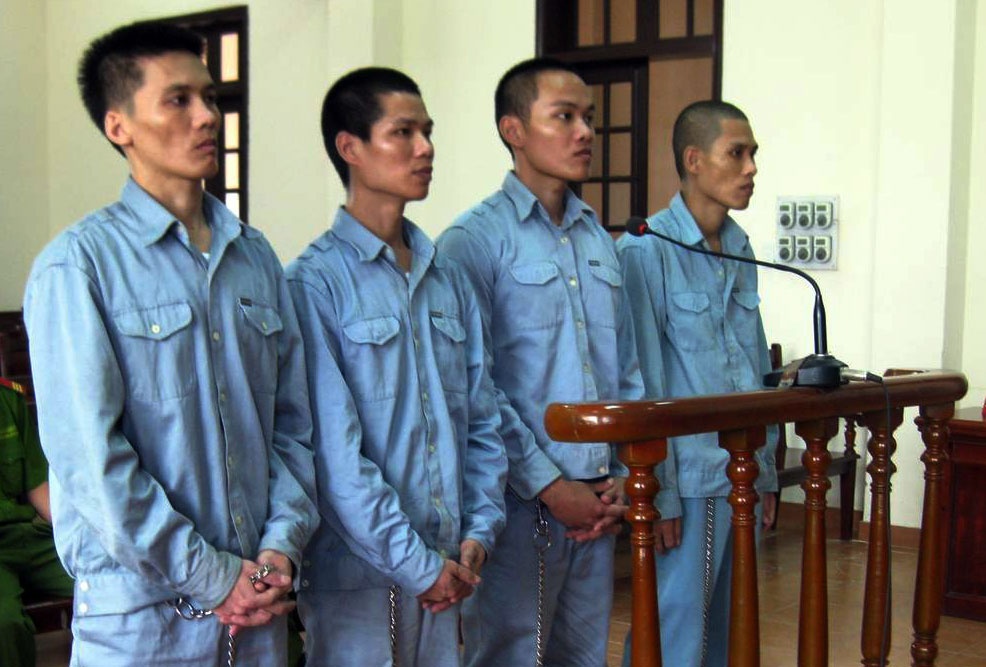 4 bị cáo tại phiên xét xử ngày 3/6.