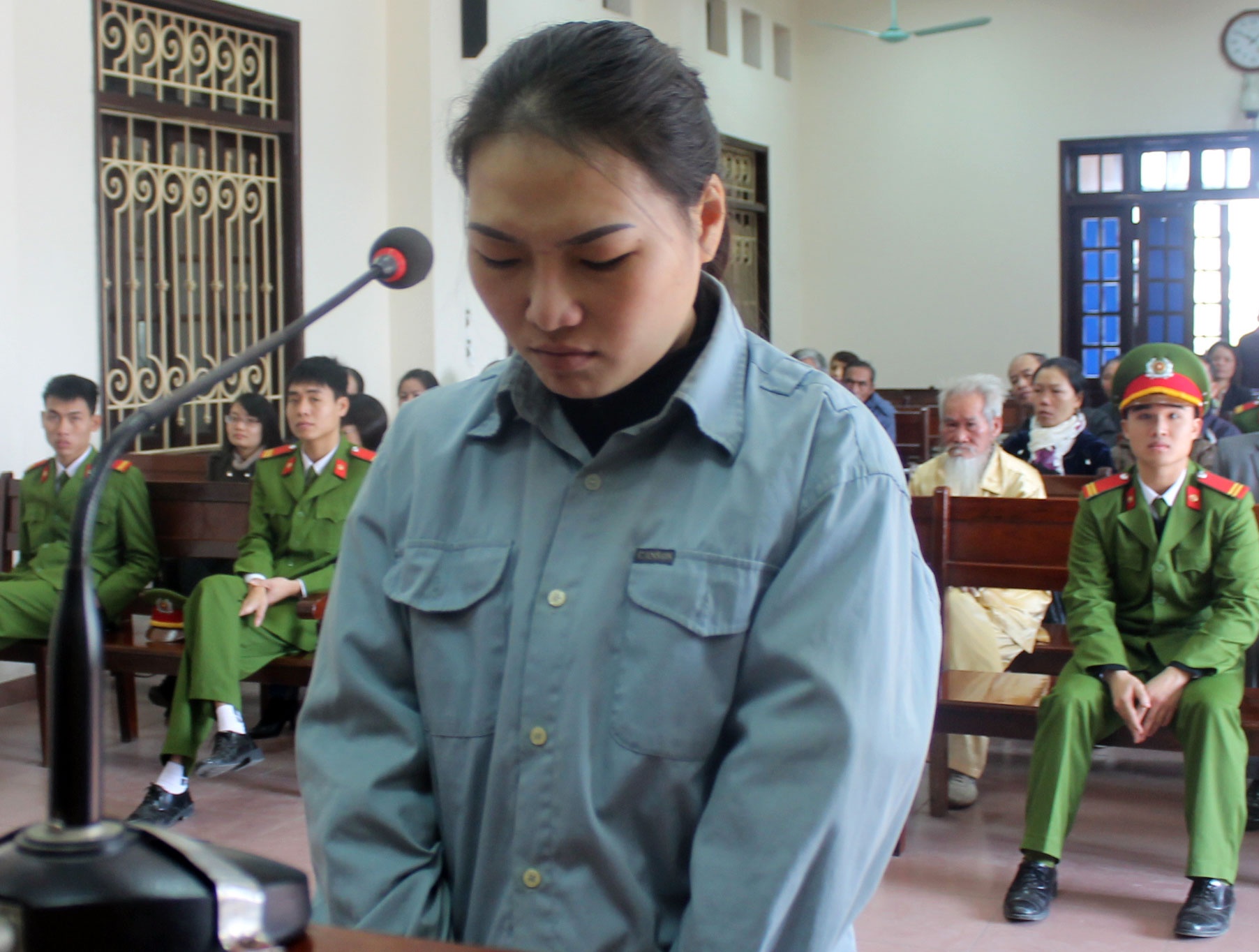'Lat mat' nhan vien Chi cuc thue lua chiem hang tram trieu hinh anh