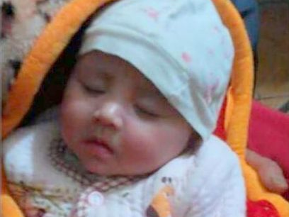 Be gai 3 thang tuoi bi bo roi giua chieu dong gia ret hinh anh