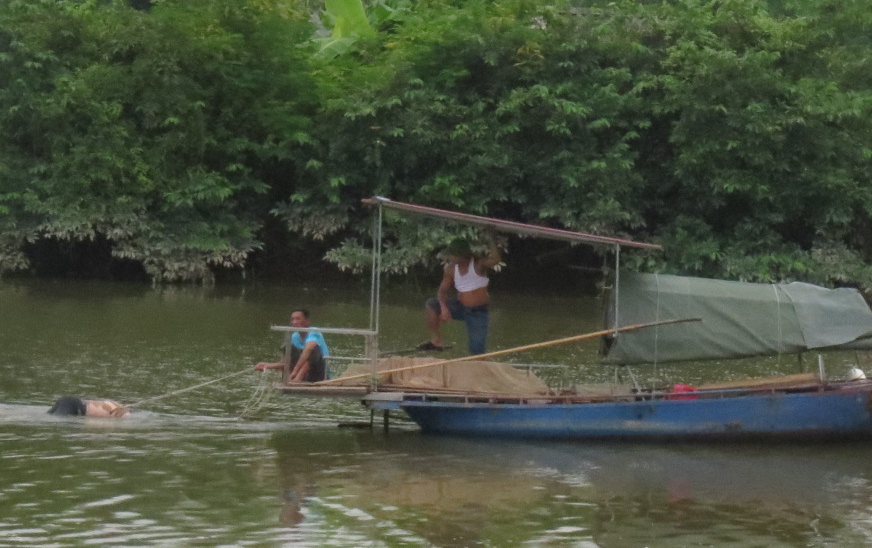 Thi the coi tran noi tren song hinh anh