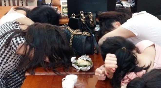 Nguoi moi gioi hot girl ban dam cho dai gia linh 42 thang tu hinh anh