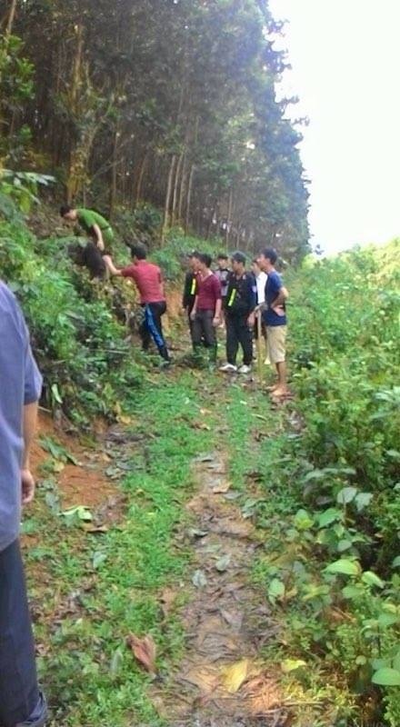 Nghi can ma túy cạy cửa xe thùng ảnh 1 Nghi can ma tuy cay cua xe thung anh 1